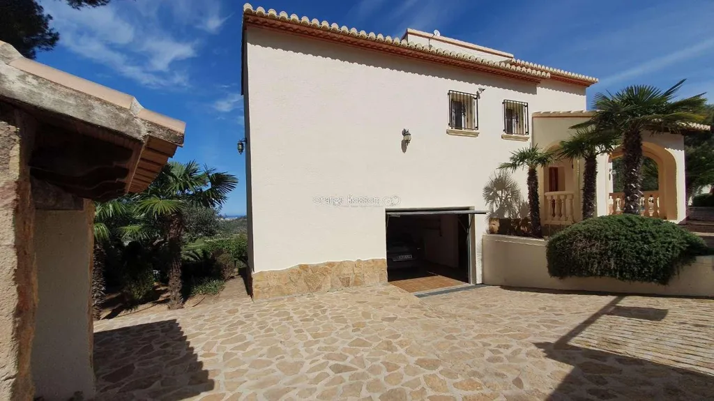 Välivaade - Detached Villa with Sea Views in Ador