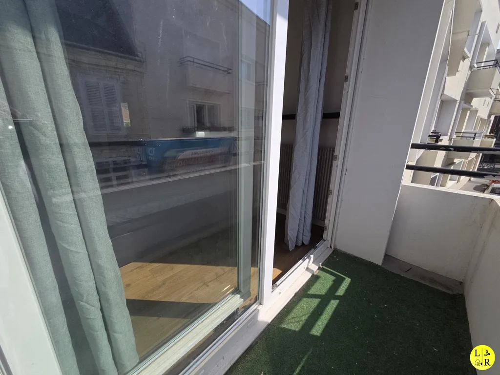 Balcony - Charming 2-Bedroom in Arras Centre