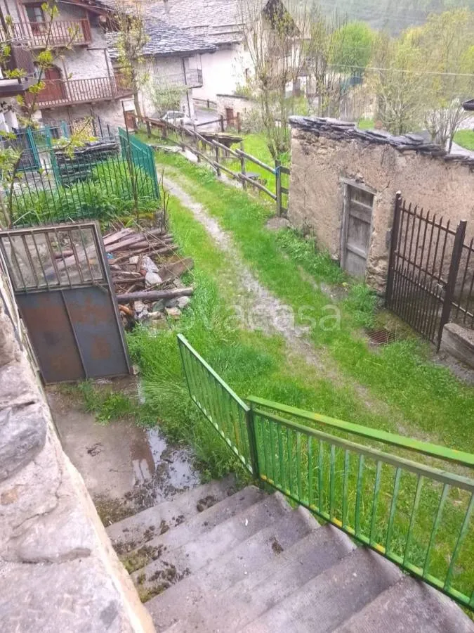 Garden - Rustic Property with Fienile in Acceglio