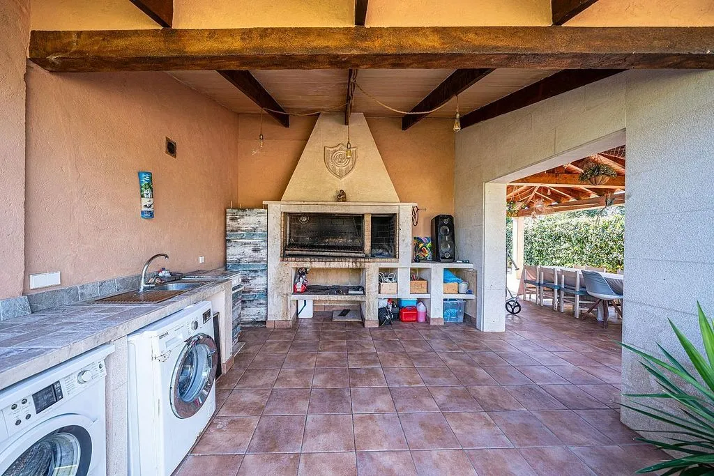Terrace - Chalet with Pool and Terrace in Cala Romántica
