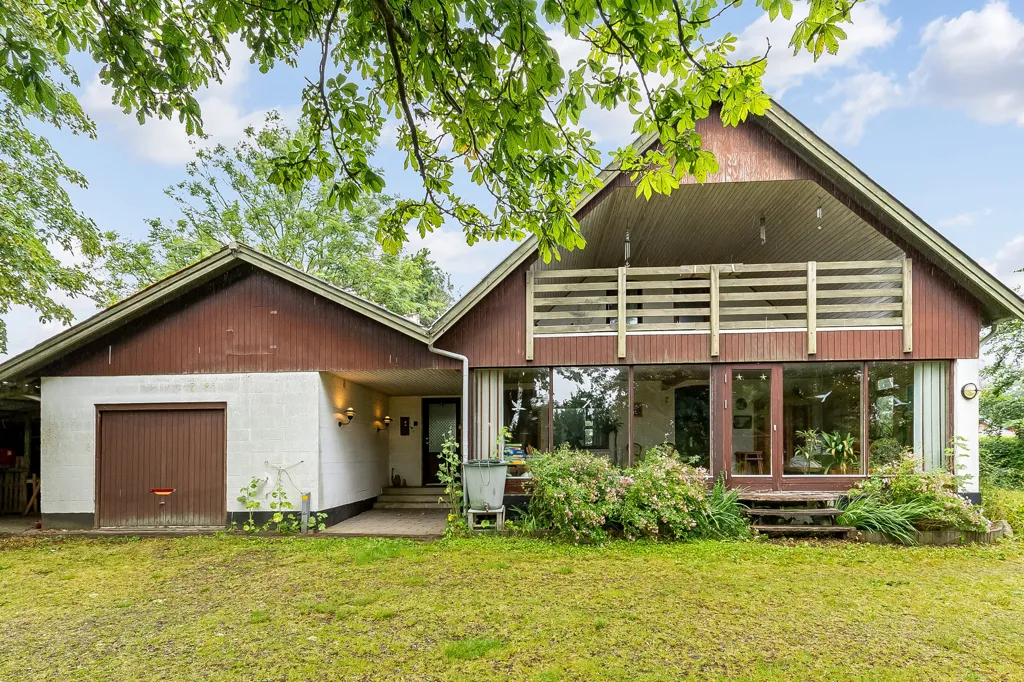 Välivaade - Historic Villa with Garden in Smidstrup