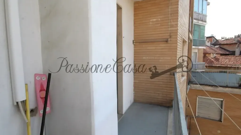 Balcon - Bright Apartment with Balcony in Vigevano Centre