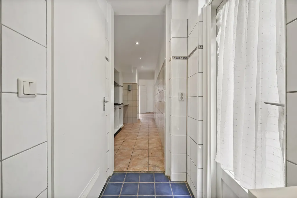 Esik - Spacious Ground Floor Flat near Rijswijk