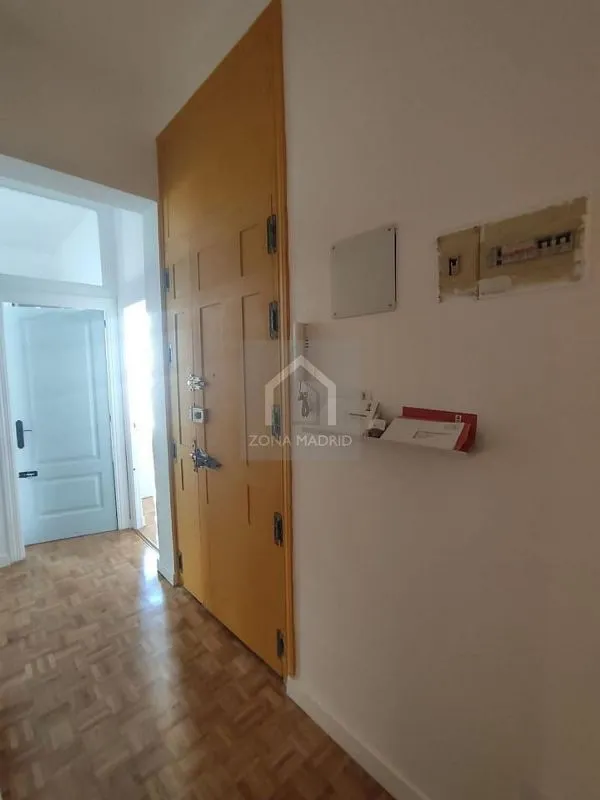 Entrée - Apartment with Balconies to Plaza de Chueca, Madrid