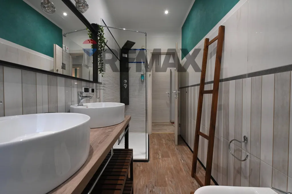 Salles de bain - Renovated Apartment with Two Balconies in Modena Centre