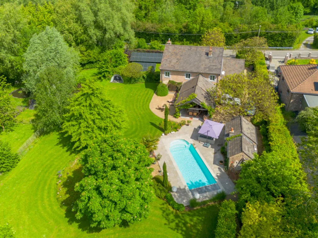Vue aérienne - Maison avec Piscine et Jardin à Soumagne