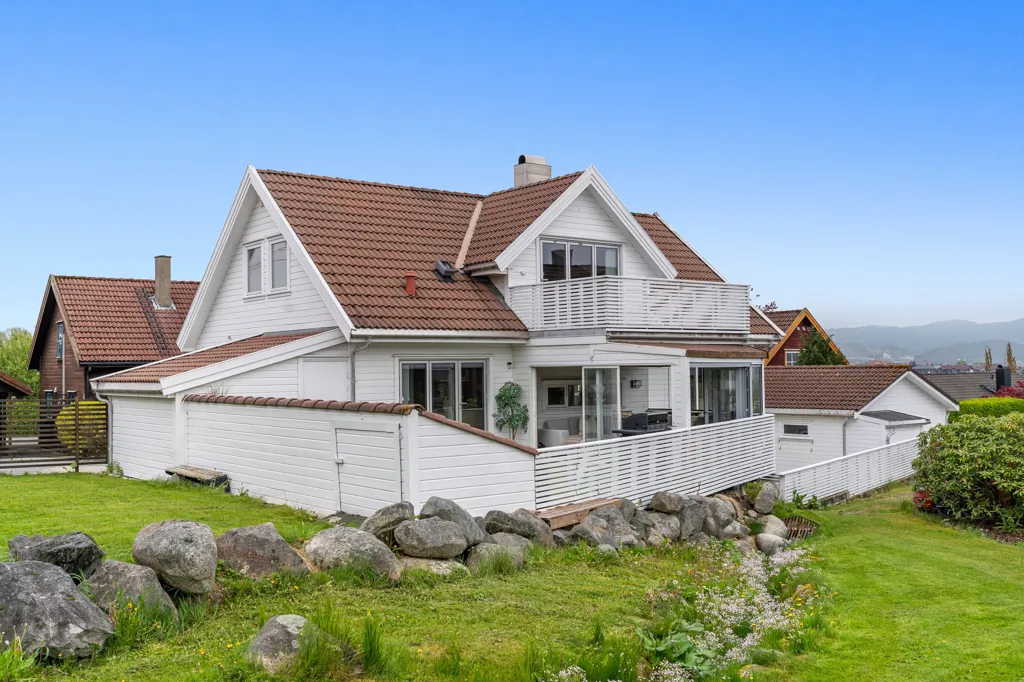 Välivaade - Detached House with Double Garage in Ganddal