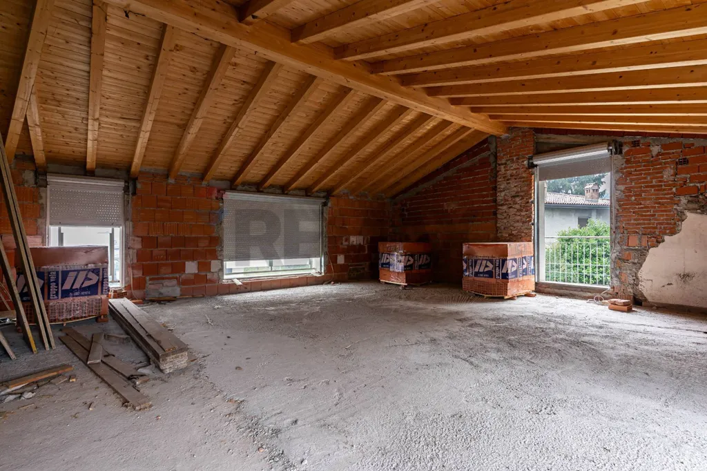 Toad - Spacious Apartment with Terrace in Inverigo