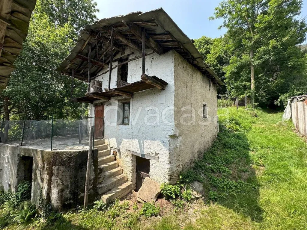 Välivaade - Traditional Mountain Cottage in Brossasco