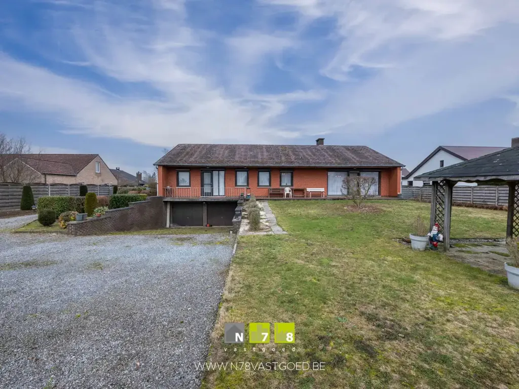 Extérieur - Villa Indépendante avec Terrasse à Maaseik