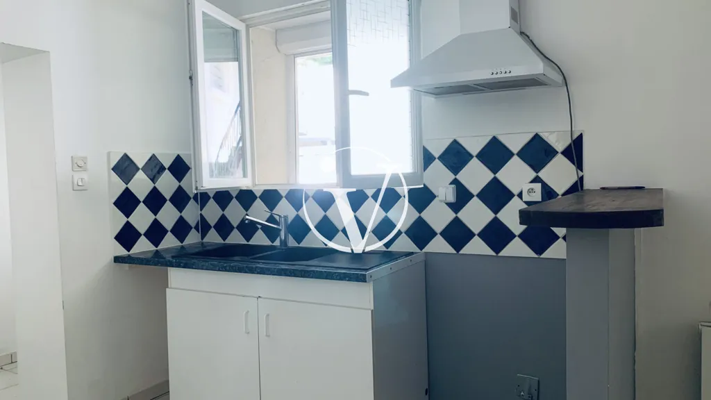 Köök - T2 Flat with Courtyard in Vendôme Centre
