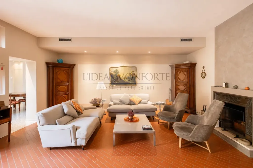 Séjour - Charming 3rd Floor Apartment with Fireplace in Milan