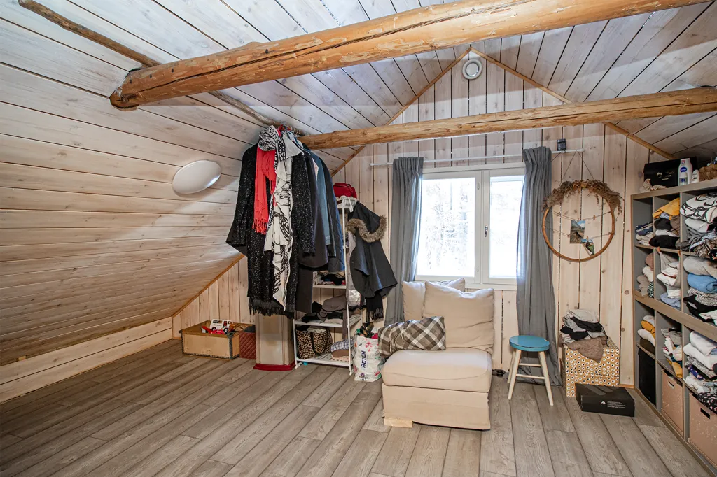 Pièces - Rustic Timber House with Farmyard in Lastukoski