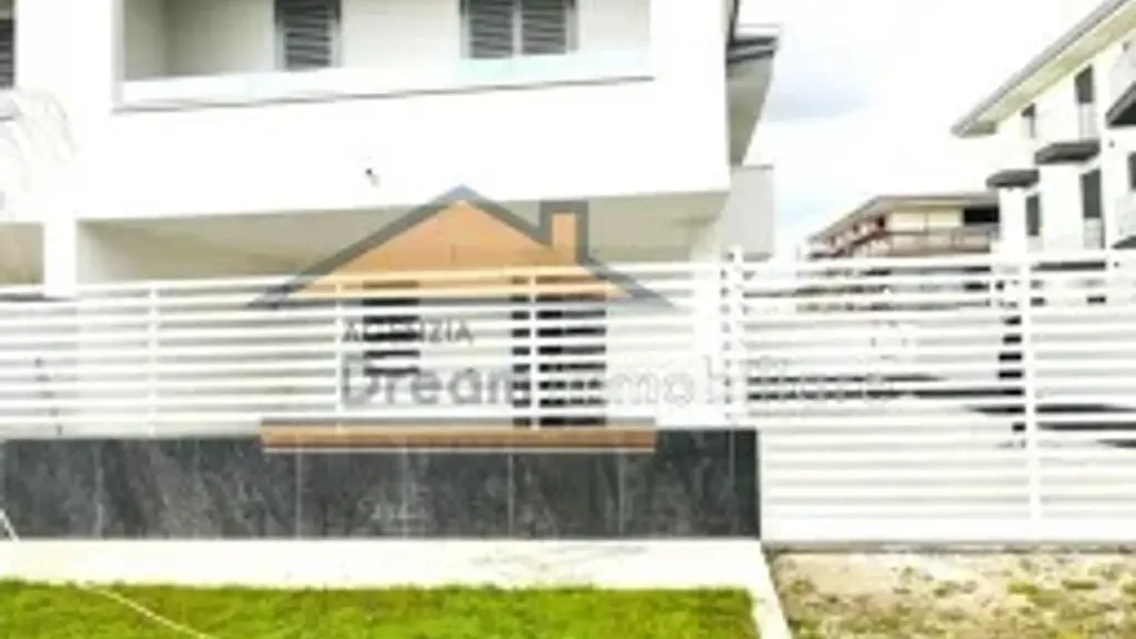 Extérieur - New Semi-Detached Villa with Balcony in Parete