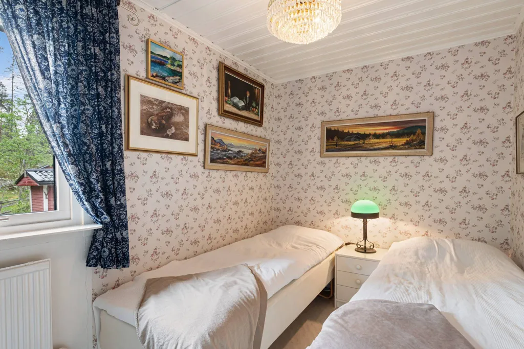 Chambres - Villa with Pool and Jacuzzi in Smara, Edsbro