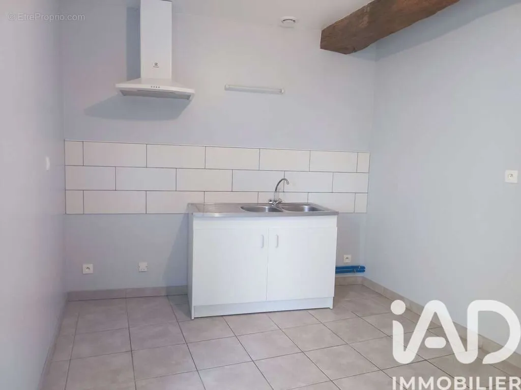 Maison de Village Rénovée au Calme à Bournand