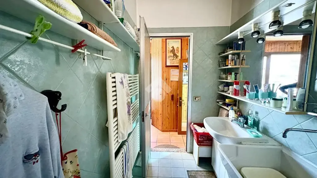 Salles de bain - Central Bifamily Villa with Terrace in Adro
