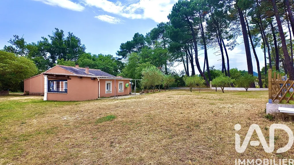 Jardin - Maison de Plain-Pied avec Piscine sur les Hauteurs de Mornas
