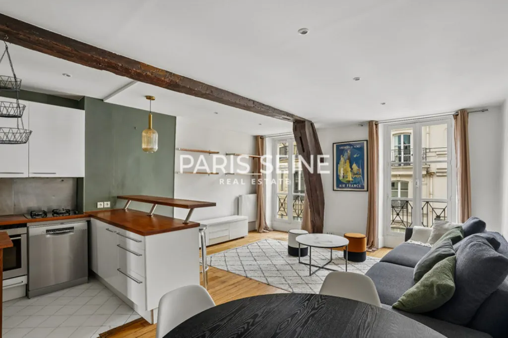 Living Room - Two-Piece Flat with South Exposure near Palais Royal