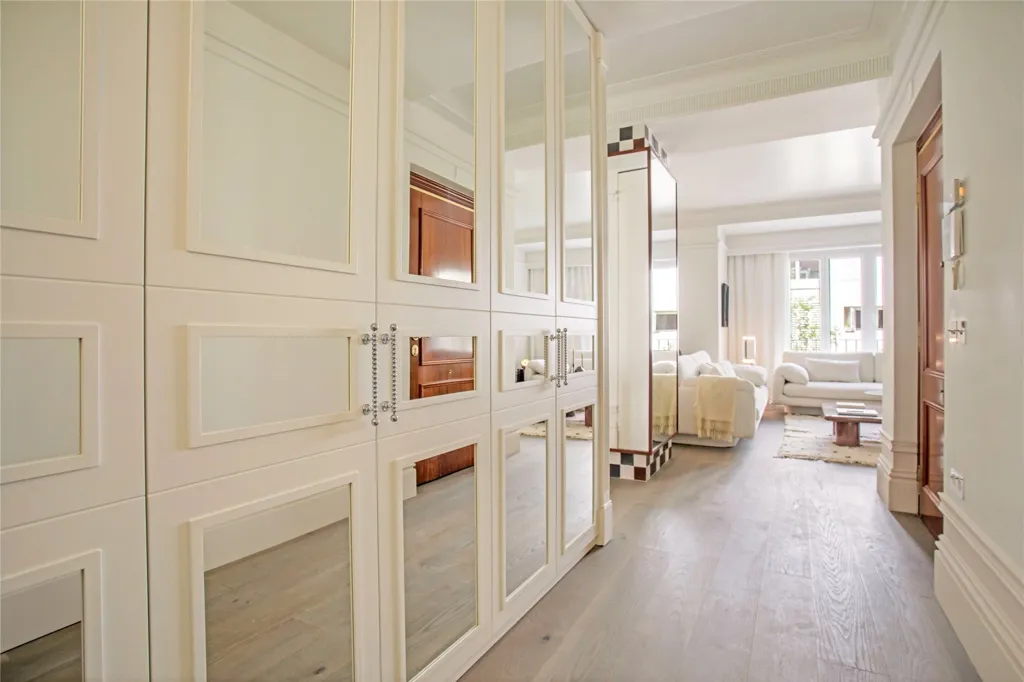 Pièces - Refurbished Residence with Concierge in Salamanca