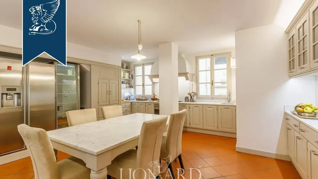 Kitchen - Historic Attico with Decorated Facade in Florence