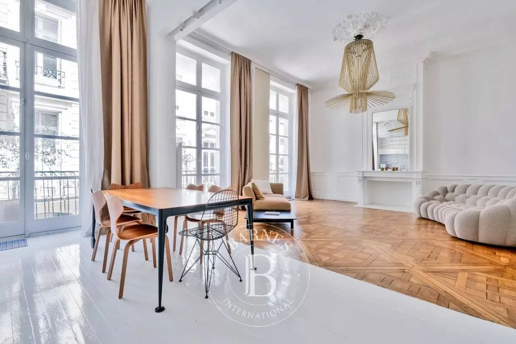 Séjour - Appartement Luxe avec Balcon à Bordeaux