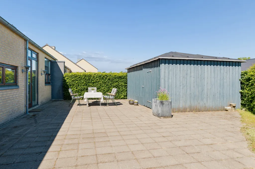 Jardin - End Terrace House with Loft in Sunds