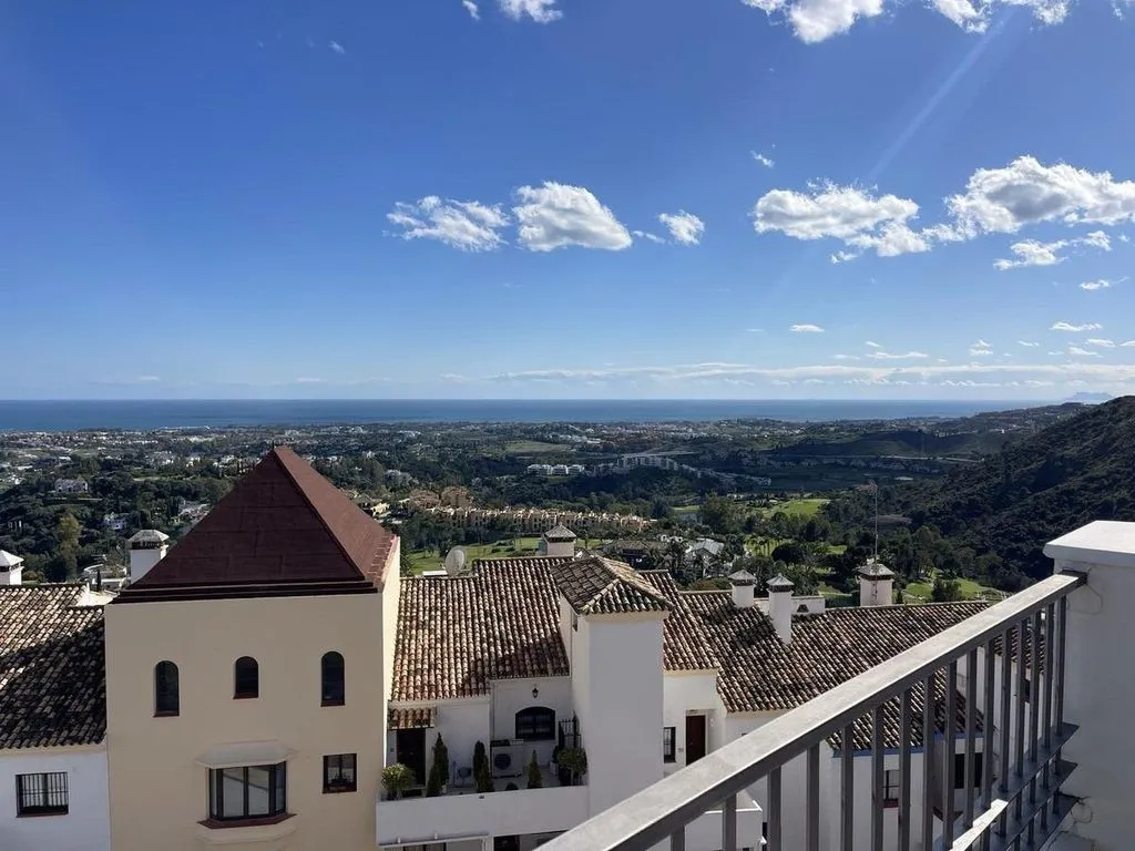 Rõdu - Luxury Flat with Pool in Benahavís