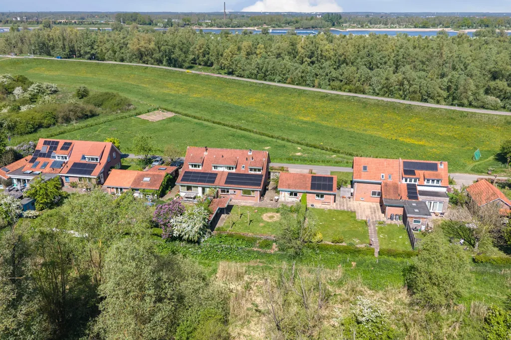 Õhuvaade - Two-Storey House with Garden in Ooijpolder