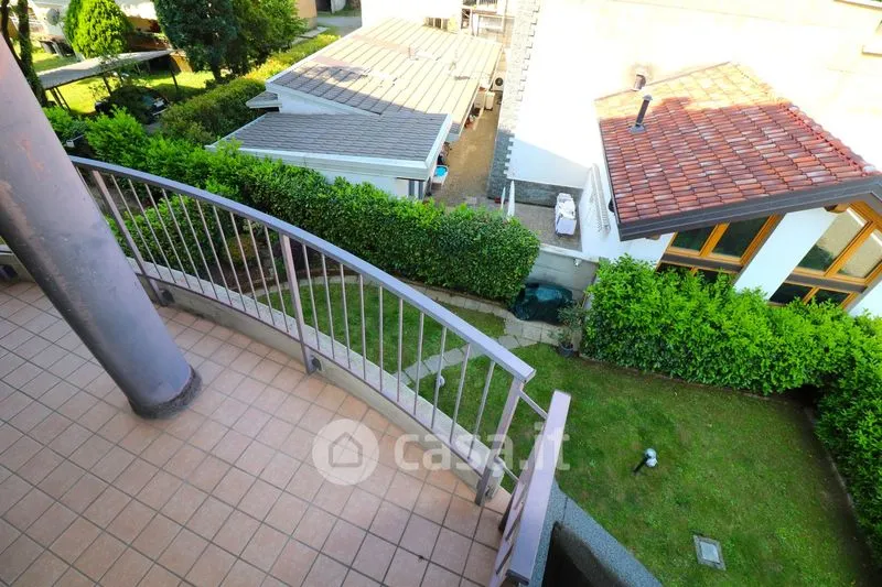 Jardin - Modern Studio with Terrace in Busto Arsizio