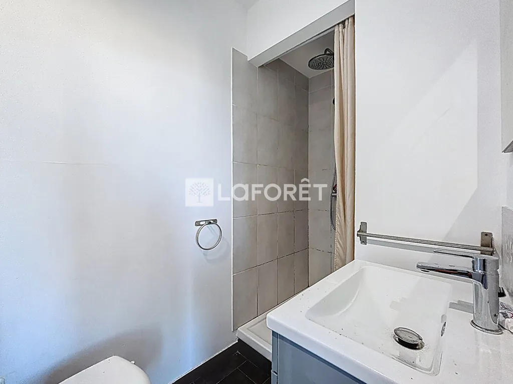 Salles de bain - Studio avec Balcon au 8e Arrondissement de Marseille