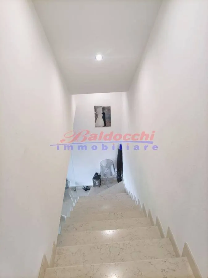 Stanze - Duplex con terrazzo in zona residenziale a Fano