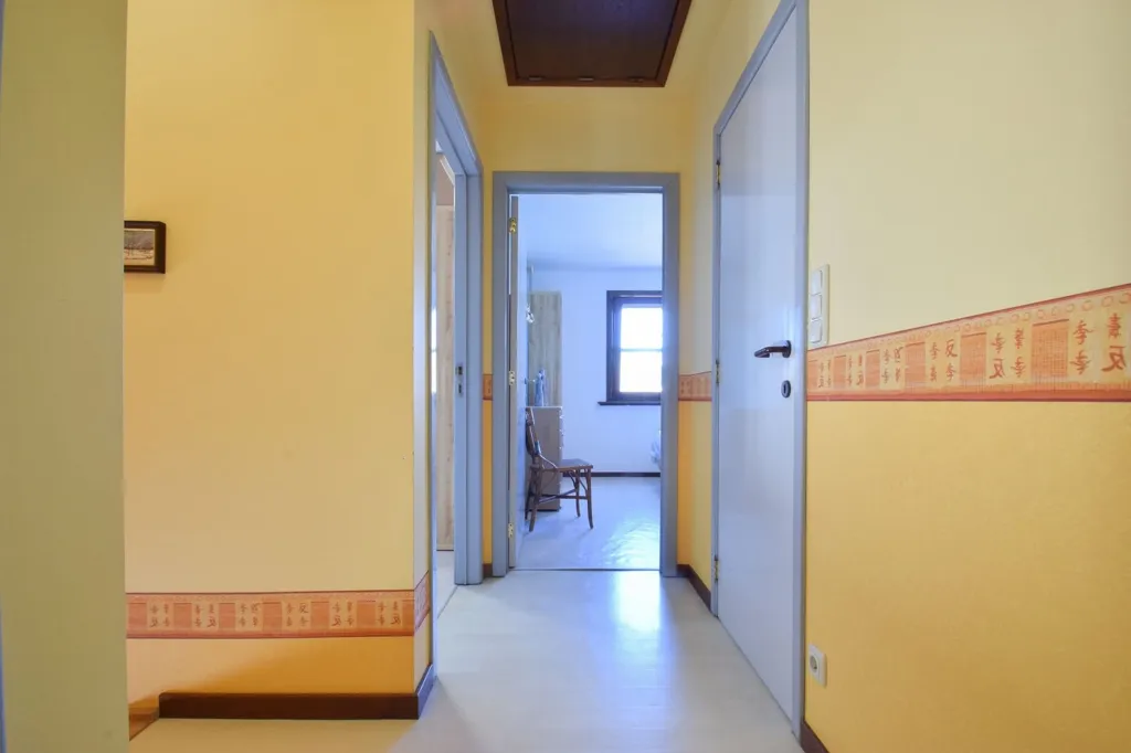 Entrée - Maison à Rafraîchir avec Terrasse à Wolvertem