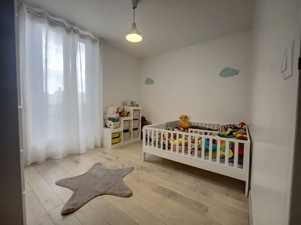 Chambres - Appartement T5 avec Parking dans le Centre-Ville