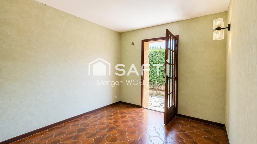 Hallway - Detached House with Nature View in Tour de Mare