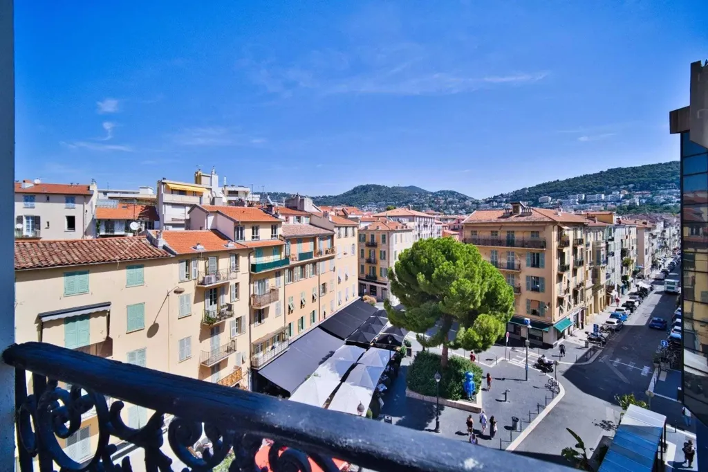 Balcon - Appartement Rénové avec Vue Panoramique à Nice