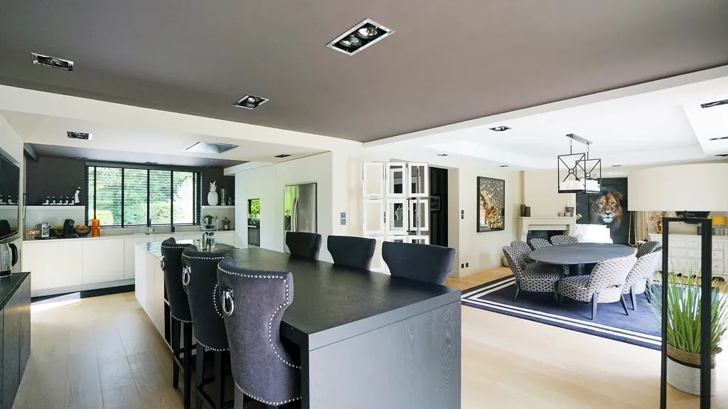 Cuisine - Maison Luxueuse avec Piscine à Bondues