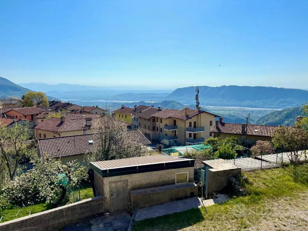 Balcone - Two-Family House with Mountain View in Vito d'Asio