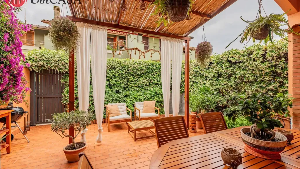 Terrass - Rear-Accessioned Villa with Pool in Cerveteri
