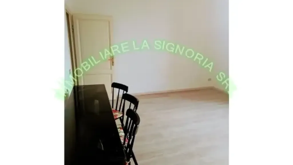 Soggiorno - Appartamento con balcone nel centro di Firenze