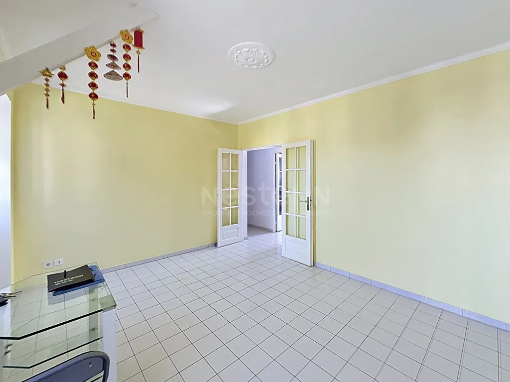 Toad - 2-Bedroom Apartment with Private Parking in Lamorlaye