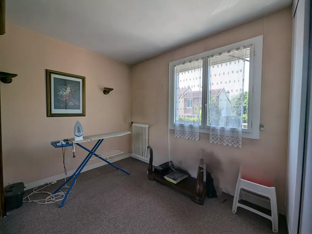 Chambres - Appartement Traversant avec Balcon à Clamart
