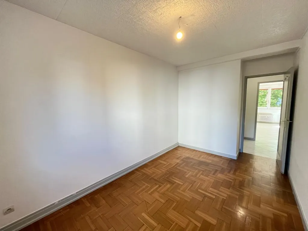 Toad - 3-Bedroom Flat with Balcony in Saint-Étienne