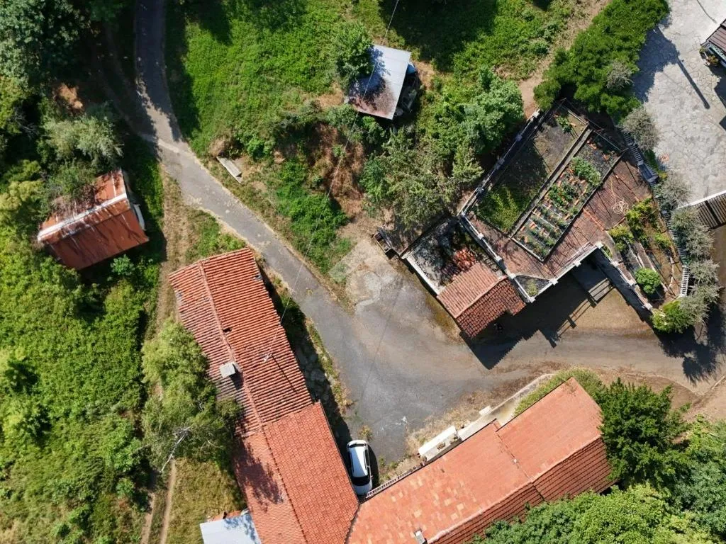 Vista aerea - Rustic Property with 25,700m² Land in Verzuolo