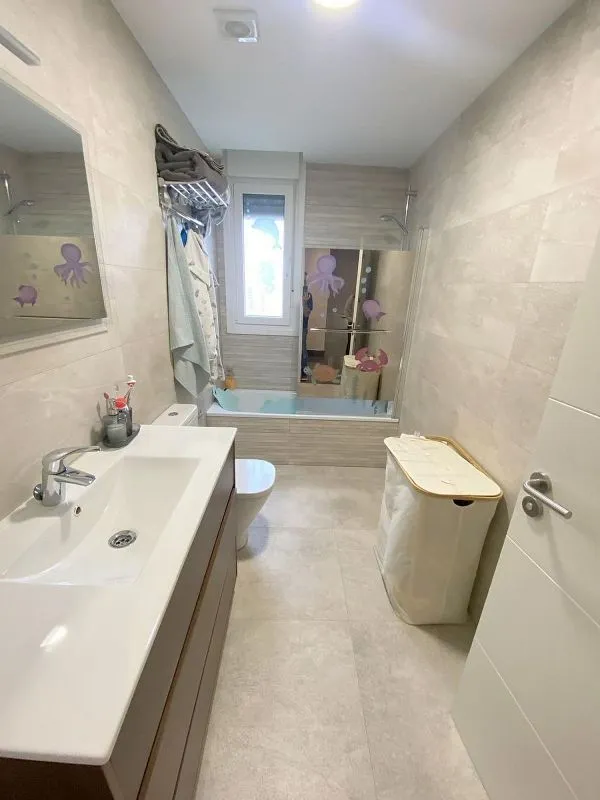 Salles de bain - Contemporary House with Garden in Ayegui