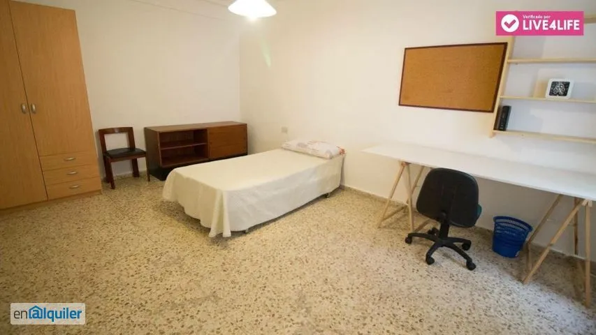 Magamistoad - Ample Flat with Ascensor in La Carrasca, Valencia