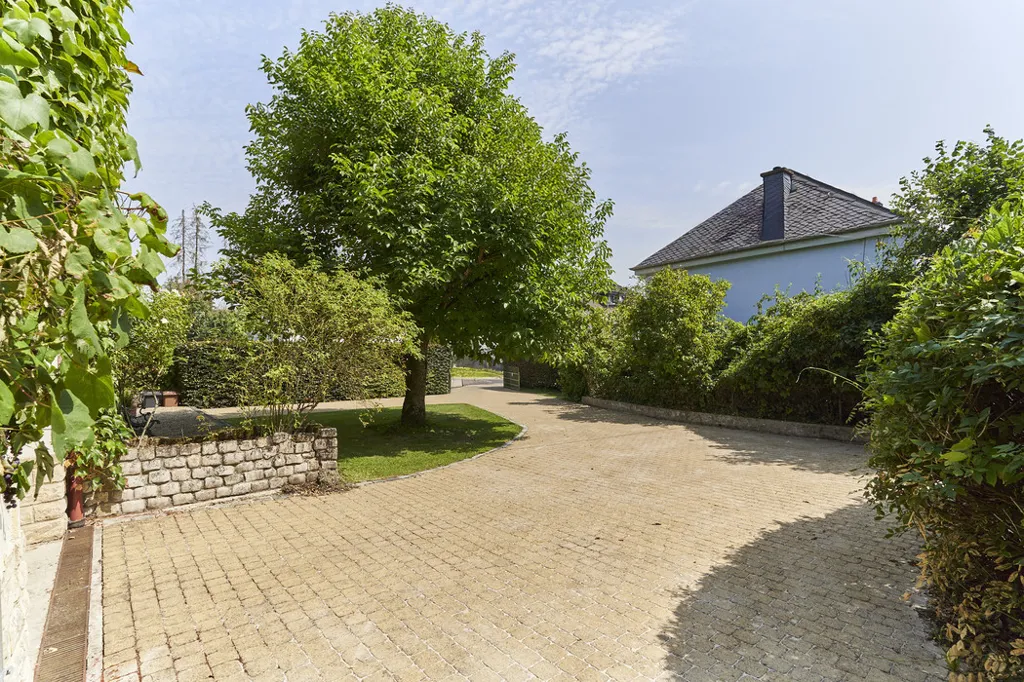 Extérieur - Maison Ancienne avec Jardin à Biwer