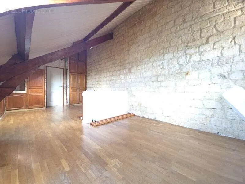 Rooms - Well-Maintained House with Garden in Nogent-Sur-Oise
