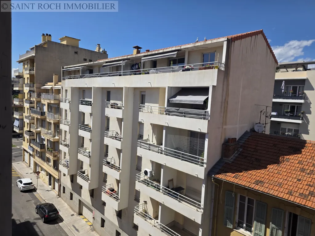 Rõdu - 2-Bedroom Apartment in Nice Saint Roch