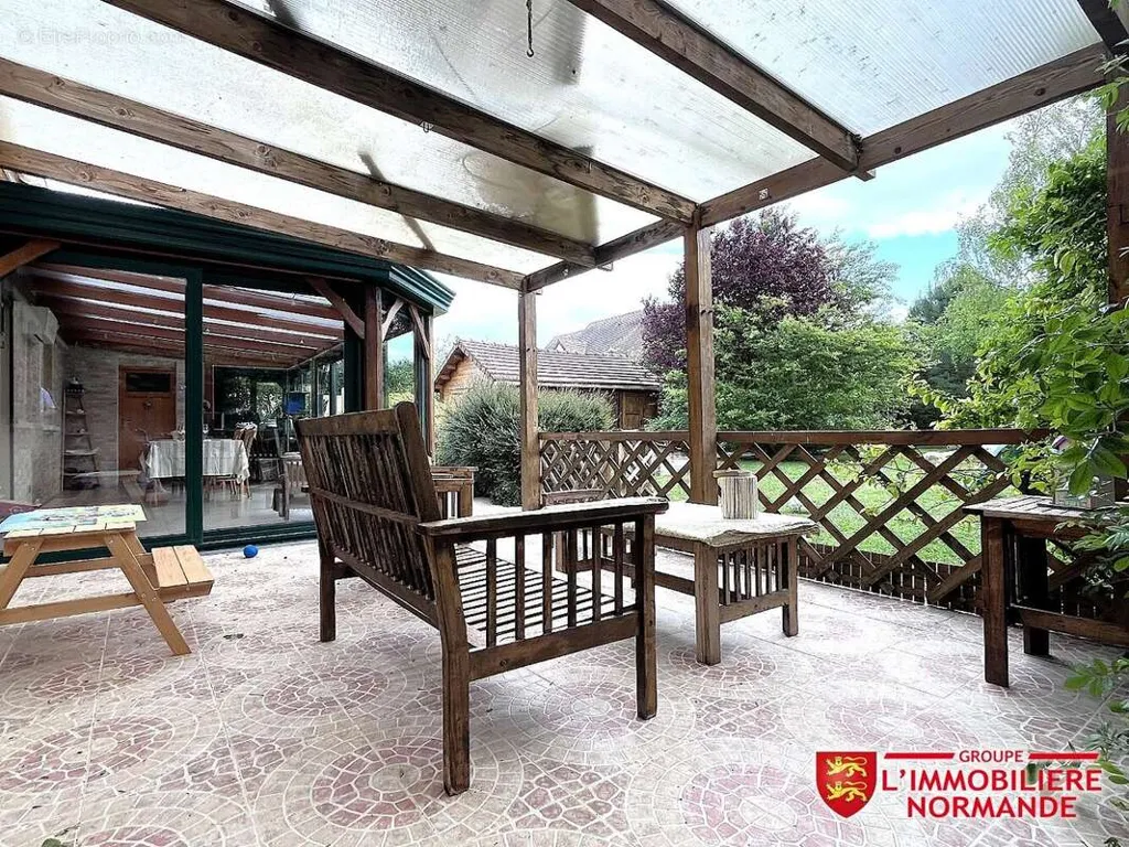 Terrasse - Maison 6 pièces à Cravent